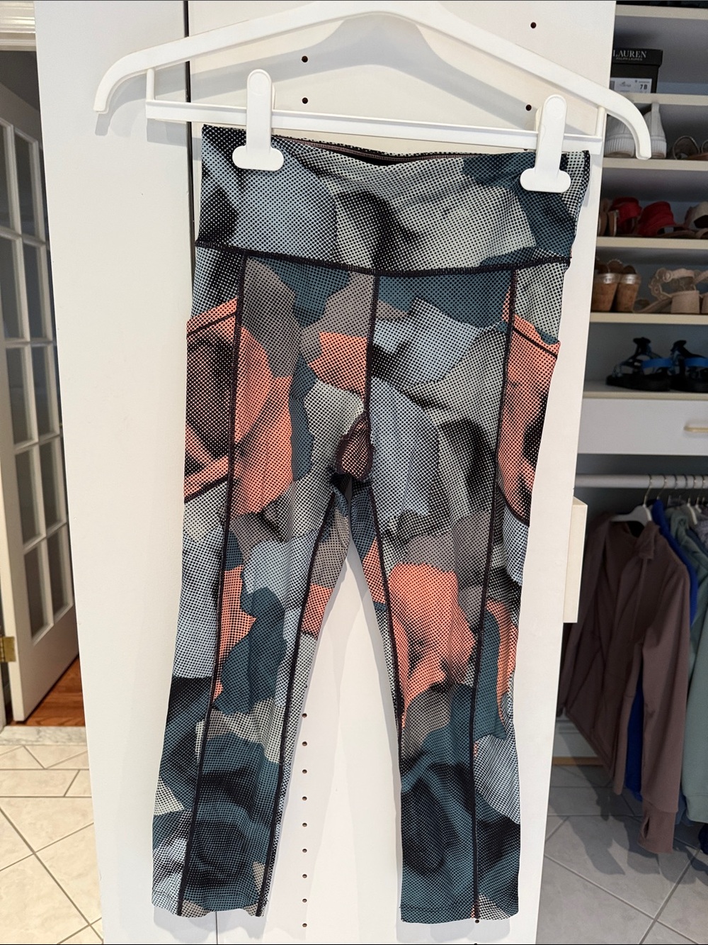 Calvin Klein Performance Cropped Camo Leggings in Coral & Teal